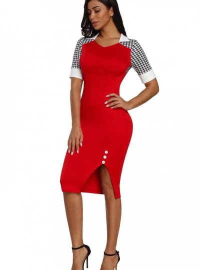 Röd mönstrad klänning i snygg modell
